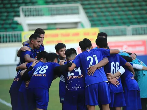 "HAGL tuy cuối bảng nhưng đá sân nhà rất ghê gớm"