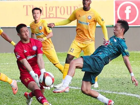 Ngoại binh phản lưới, HAGL mất điểm trước Khánh Hòa
