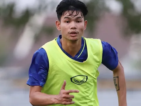 Hai cầu thủ gốc Việt của U22 Lào tại SEA Games 32