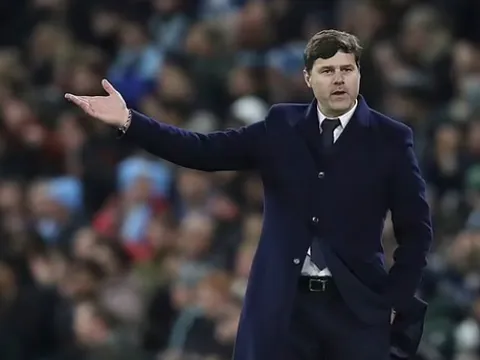 "Hai tay của Pochettino như bị trói vậy"
