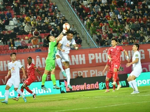 Cơn mưa bàn thắng tại Hải Phòng; Bình Định đánh bại Đà Nẵng trong thế thiếu người