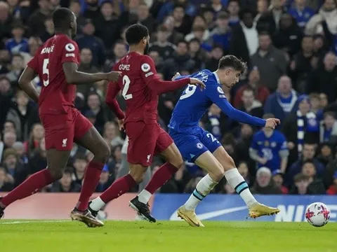 Hàng công báo động, Chelsea chia điểm với Liverpool