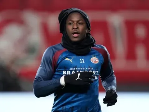 Hàng hot TTCN ra quyết định với Premier League