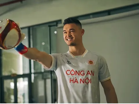 "Hàng ngày, tôi đều được hỏi khi nào có quốc tịch Việt Nam"