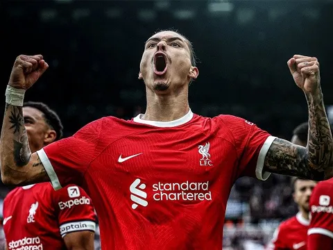 Hàng phòng ngự thảm họa, Liverpool ngược dòng khó tin nhờ siêu dự bị