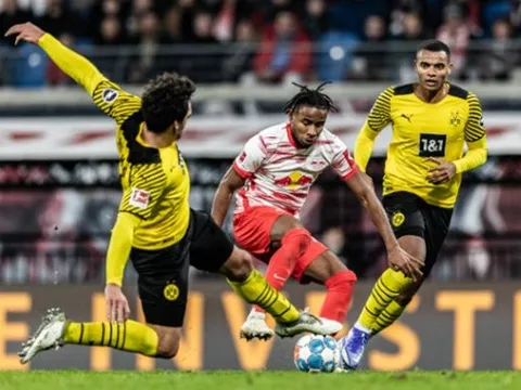 Hàng thủ Dortmund thành trò hề trước tuyệt kỹ của Zinedine Zidane