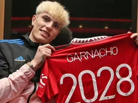 Hành động ẩn ý gây sốt của Garnacho