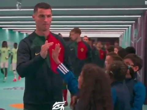 Hành động đẹp của Ronaldo ở trận gặp Ghana