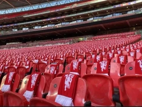 Hành động ý nghĩa của MU trước trận chung kết Cúp Liên đoàn Anh