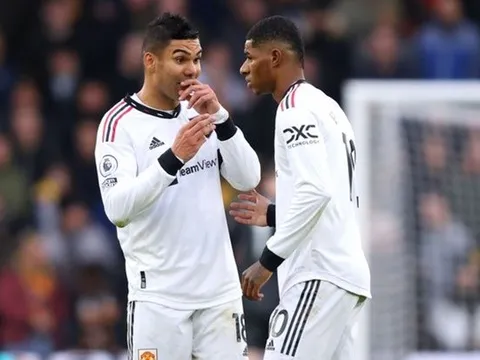 Hargreaves phân vân giữa Rashford và Casemiro