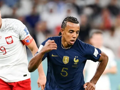 Hậu vệ tuyển Pháp vi phạm quy định FIFA