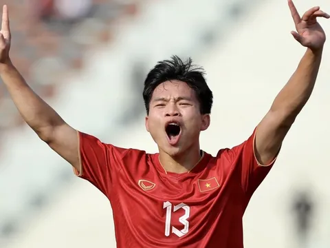 Hậu vệ U22 Việt Nam vừa lập cú đúp trước Myanmar là ai?