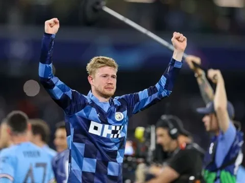 Hậu vô địch, Man City nhận tin sét đánh về De Bruyne