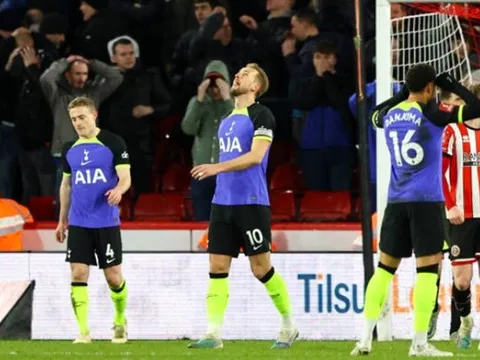 Hãy đến Man United, đừng làm kẻ thất bại vĩ đại