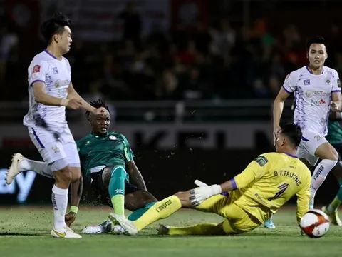 "Cứ đá với Hà Nội là thua vì trọng tài"; ĐT Việt Nam thuộc nhóm hạt giống số 2