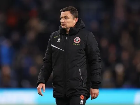 CHÍNH THỨC! HLV Premier League đầu tiên bị sa thải