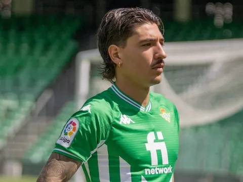 Hector Bellerin để ngỏ khả năng trở lại Arsenal