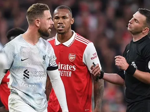 Sao Liverpool văng tục với Gabriel