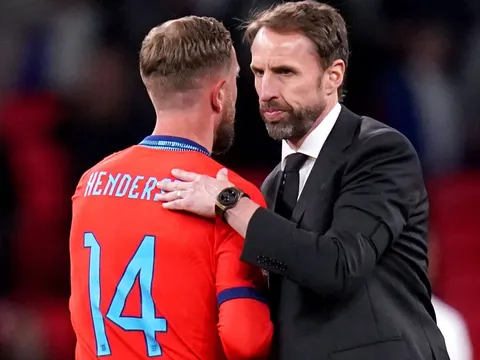 Henderson không còn đủ khả năng để khoác áo Tam Sư