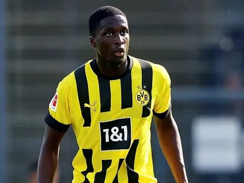 Here we go! Burnley đón tân binh thứ 4, từ Dortmund