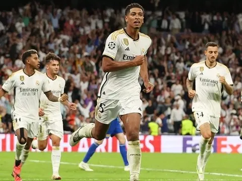 Herny phản biện 1 câu về Bellingham, Carragher muốn 'độn thổ'