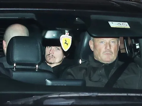 Here we go! Marcel Sabitzer đã có mặt ở Carrington