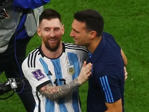 HLV Argentina: 'Vinh dự khi có Messi trong đội hình'
