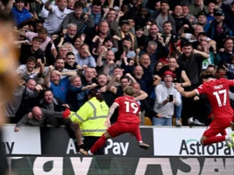 Hiệp hai bùng nổ, Liverpool ngược dòng ấn tượng
