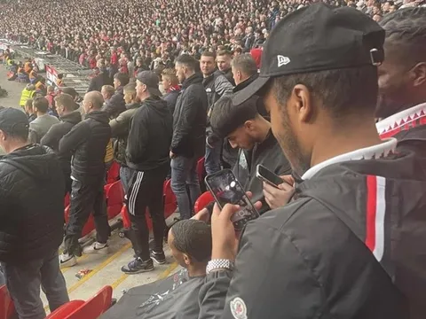 Hình ảnh hài hước xuất hiện ở trận Brighton - Man Utd
