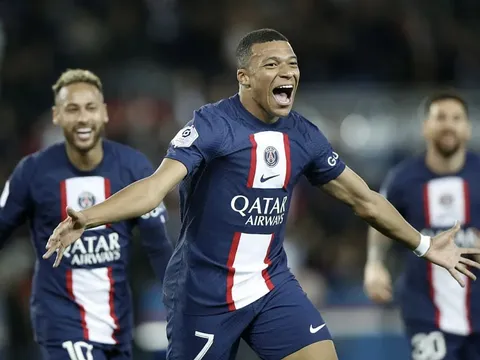 Chơi bùng nổ, Mbappe đang dần vượt qua Messi, Neymar