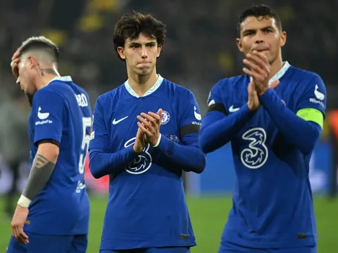 Thấy gì từ trận cầu thảm họa của Chelsea?