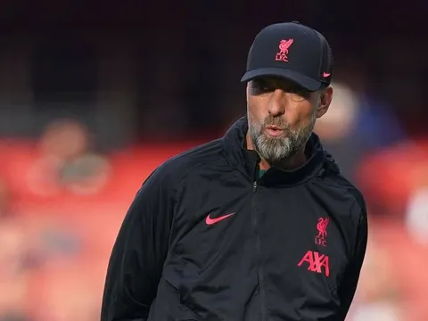 Chạm đáy khủng hoảng, lối thoát nào cho Liverpool?