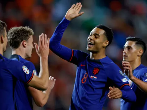 Tung đội hình B, Hà Lan nhấn chìm Gibraltar