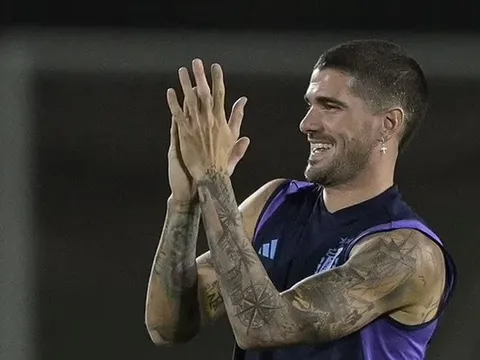 HLV Argentina phẫn nộ vì việc làm xằng bậy liên quan De Paul