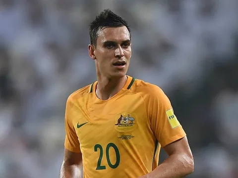 HLV Australia loại con rể khỏi danh sách dự World Cup