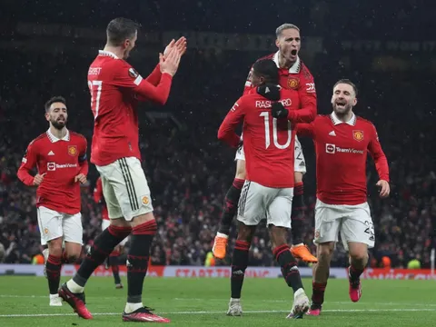 HLV Betis bình luận về bàn thắng của Antony