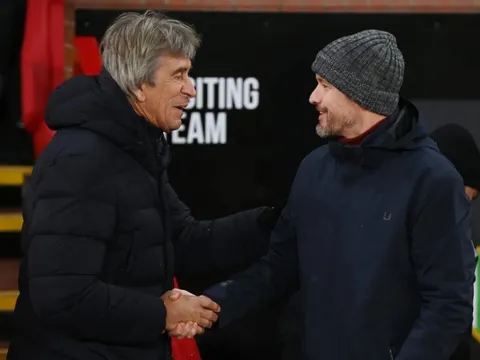 HLV Betis lên tiếng về thực lực của Man United
