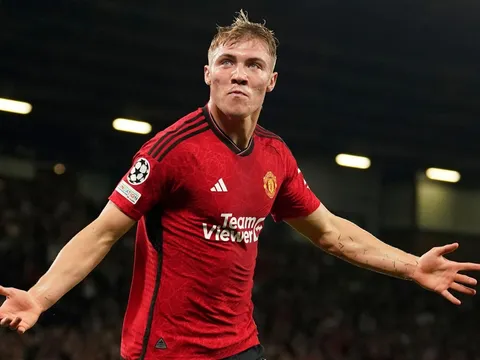 HLV Brentford vui khi sao M.U tỏa sáng