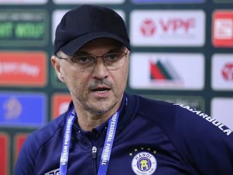 HLV Hà Nội FC nói gì sau trận thua 0-6 ở AFC Champions League?