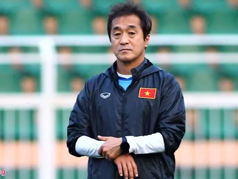 HLV Lee được trao giải Vinh Danh Fair Play