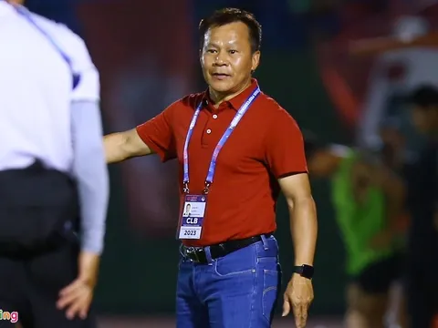 HLV Lư Đình Tuấn từ chức đội Bình Dương