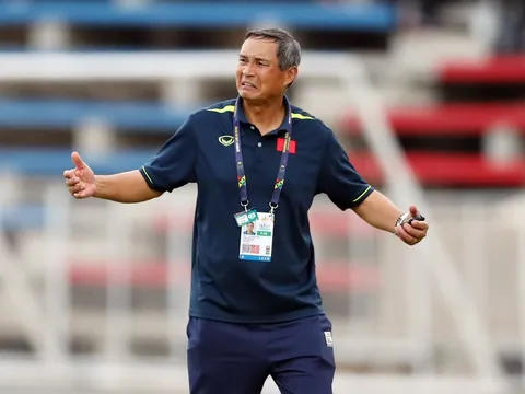 HLV Mai Đức Chung lý giải trận thua đậm Tây Ban Nha