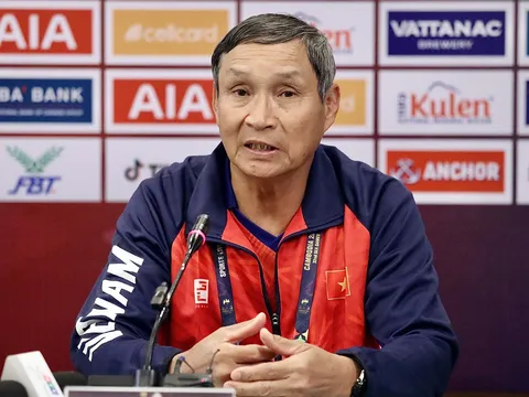 HLV Mai Đức Chung: Tuyển nữ Việt Nam di chuyển nặng nề