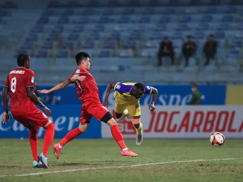 HLV Nhật Bản: "Mong bóng đá Việt Nam bớt thô bạo"