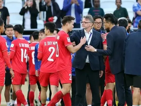 HLV Philippe Trousser khen ngợi một ngôi sao của ĐT Việt Nam