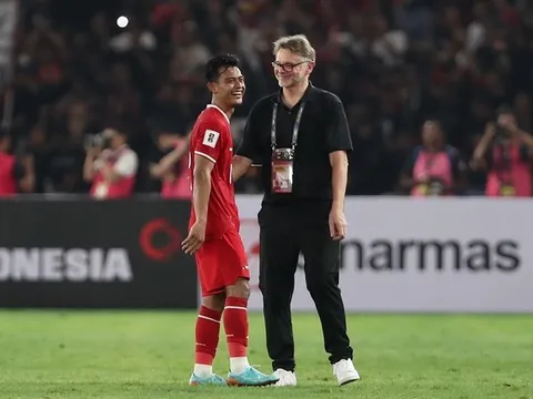 HLV Troussier đang làm gì với bóng đá Việt Nam?