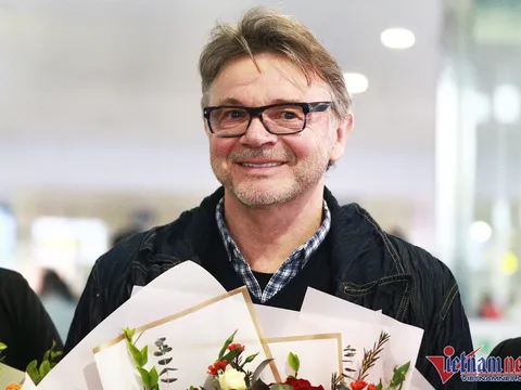 HLV Philippe Troussier hạnh phúc ngày trở lại Việt Nam