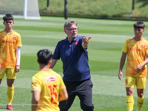 HLV Philippe Troussier lên tinh thần cho U23 Việt Nam đấu UAE