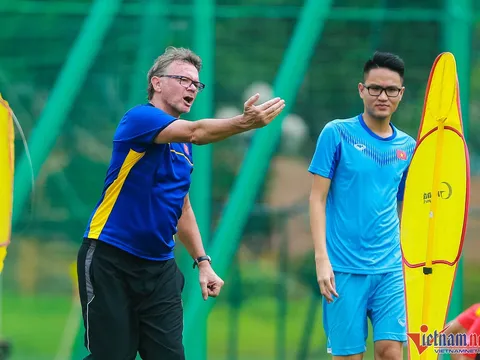 HLV Philippe Troussier nhận chỉ tiêu bất ngờ tại SEA Games