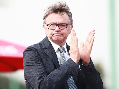 HLV Philippe Troussier nói lời xúc động trong ngày sinh nhật